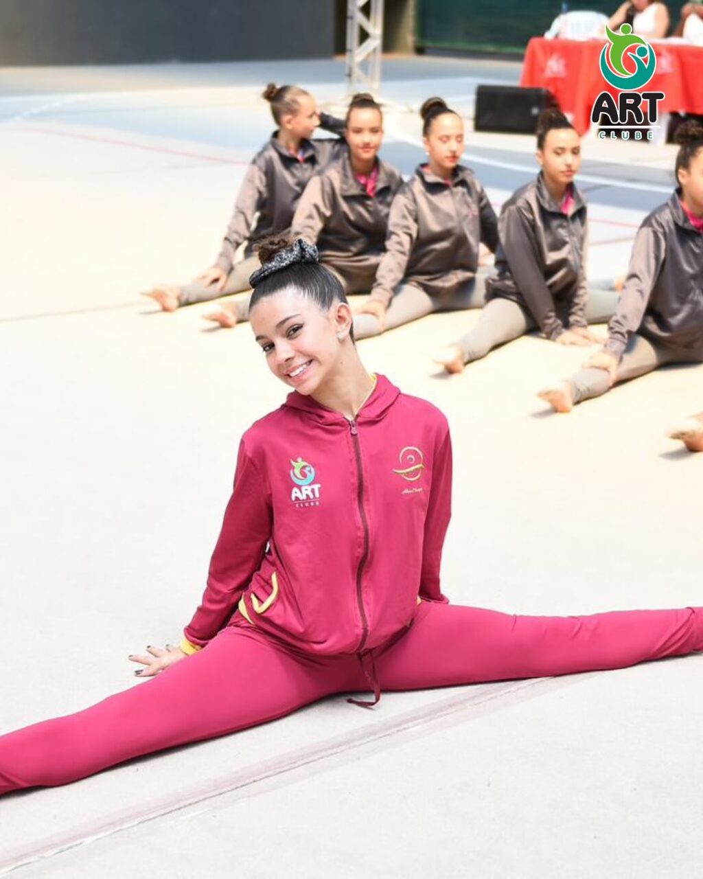 Instagram post from artclubeoficial. This post is in position 5.