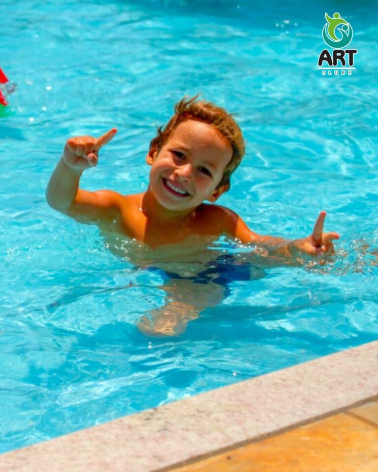 Instagram post from artclubeoficial. This post is in position 4.