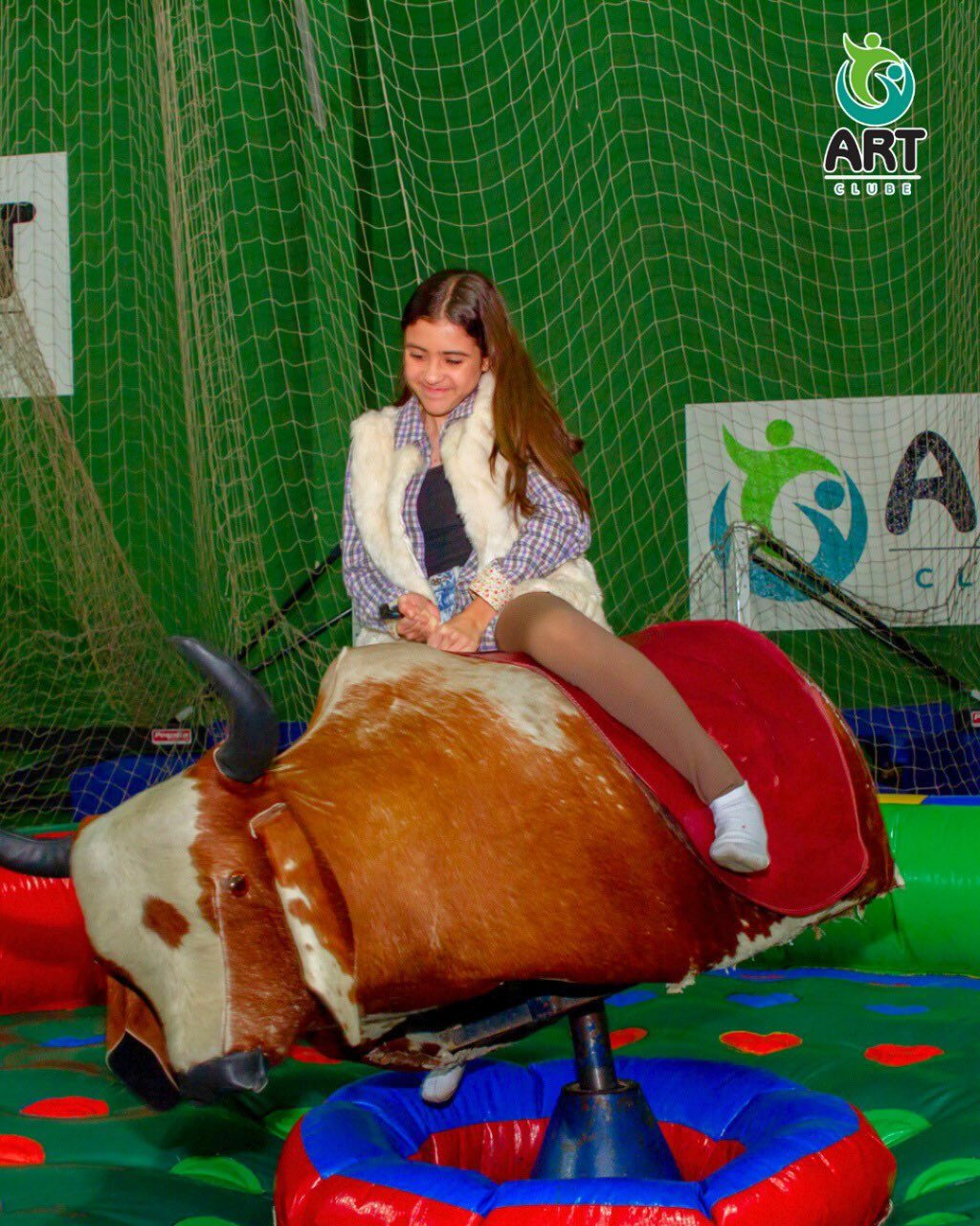 Instagram post from artclubeoficial. This post is in position 5.