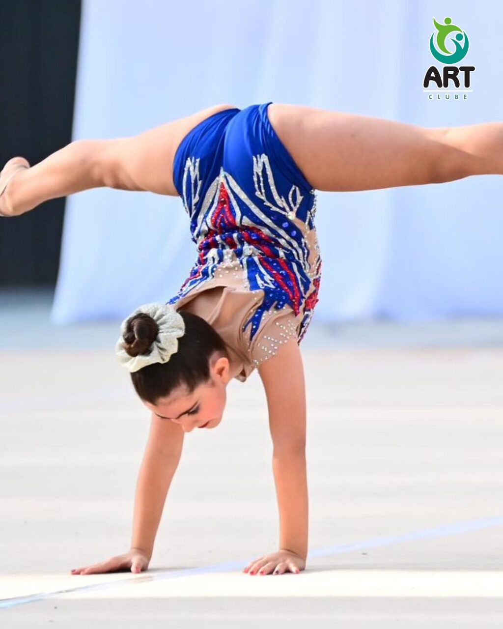 Instagram post from artclubeoficial. This post is in position 11.