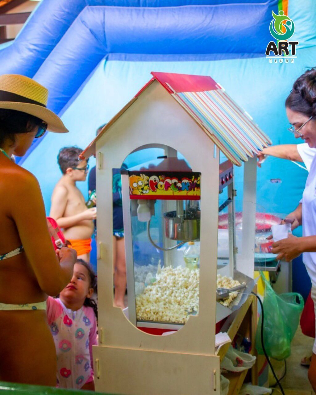 Instagram post from artclubeoficial. This post is in position 12.